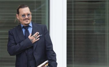 VIP-at shqiptarë të ekzaltuar për fitoren e Johnny Depp: E vërteta nuk humbet kurrë (FOTO LAJM)