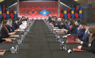 Sot mbledhja e dy qeverive në Prishtinë, agjenda dhe marrëveshjet që priten të nënshkruhen