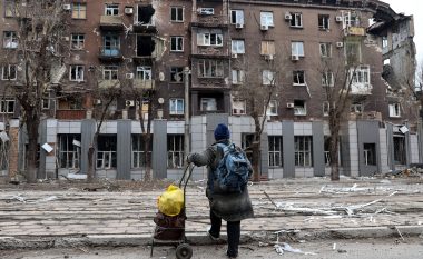 Kryebashkiaku i Mariupolit: Kolera mund të vrasë mijëra njerëz pasi kufomat kontaminojnë furnizimin me ujë të qytetit
