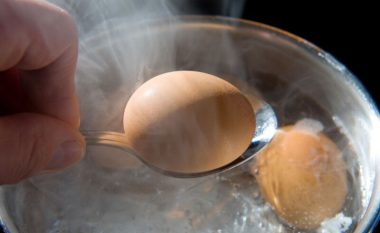 Mos e derdhni ujin në të cilin keni gatuar vezët! Ai përmban një përbërës që do të ringjallë lulet tuaja