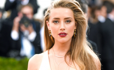 Humbi betejën kundër Depp, Amber Heard cilësohet një ndër femrat me fytyrën më të përsosur në botë