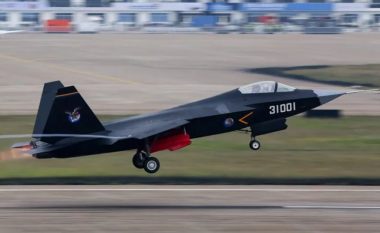 Prag lufte, Kina dërgon 29 avionë në zonën e mbrojtjes ajrore të Tajvanit