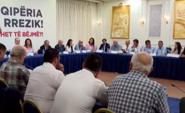 Shoqëria civile mbledh tryezën, i pranishëm ish-kryeministri Berisha