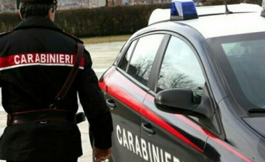 Nuk iu bindën urdhrit të policisë për të ndaluar, shqiptarët në Itali përfshihen në aksident! Vdes njëri prej tyre