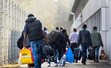 Pasojat e luftës, Italia “mbshet” me emigrantë