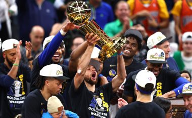 Golden State Warriors kampionë në NBA, Stephen Curry më i miri i sezonit