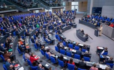 Deputetët gjermanë mocion në Bundestag: Këto 5 shtete të njohin Kosovën
