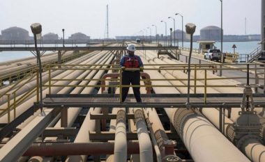 Arabia Saudite e gatshme të rrisë prodhimin e naftës