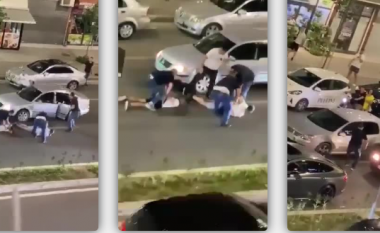 Dy persona të shtrirë në tokë dhe me pranga, dalin pamjet nga aksioni i policisë dy ditë më parë në Astir (VIDEO)