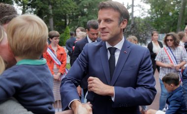 Humbi shumicën në parlament, Macron nis lëvizjet për të ruajtur pushtetin