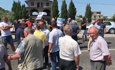 Rritja e çmimit të naftës, fermerët e Vaut të Dejës në protestë, bllokohet aksi Lezhë – Shkodër