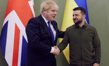 Johnson premton më shumë ndihmë ushtarake për Ukrainën