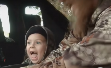 7-vjeçarja vret drerin me snajper, reagimi i saj çmend rrjetin (VIDEO)