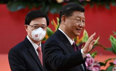 Xi Jinping mbron sundimin e Kinës në Hong Kong