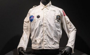 Xhaketa me të cilën shkoi në Hënë ish-astronauti Buzz Aldrin shitet për shifrën marramendëse