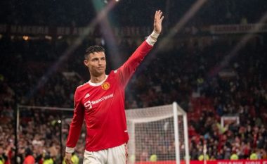 Pavendosmëria e Ronaldos rrezikon të lërë United me një sulmues për sezonin e ri, “Djajtë e Kuq” tentojnë veteranin e Serie A