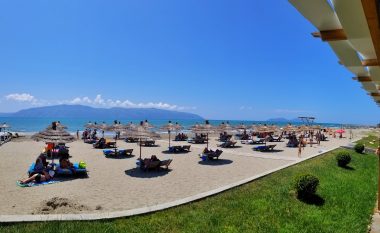 Çmimet e larta i “bëjnë gjëmën” Vlorës, dhoma deri në 250 euro nata, plazhi boshatiset në mes të korrikut