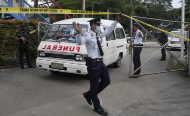 Tragjedi në ditën e diplomimit, tre të vdekur pas të shtënave më armë në Universitet në Filipine