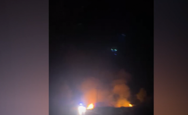 Zjarr në lagjen “Uji i Ftohtë” në Vlorë, vatra shumë pranë banesave