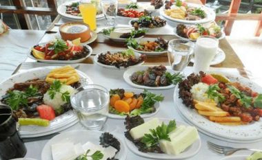 Ushqimet që nuk duhen të mungojnë në tavolinë për festën e Kurban Bajramit