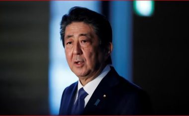 Ish-kryeministrit japonez i bëhet atentat, në gjendje të rëndë shëndetësore