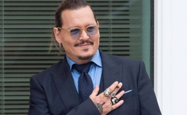 Shiti veprat e tij të artit, Johnny Depp fiton 3 milionë paund në pak orë