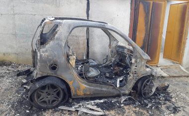 34-vjeçares në Korçë i djegin makinën