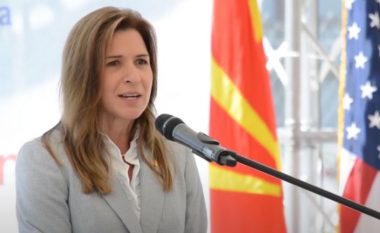 Ambasadorja e SHBA-së në Shkup: Ju inkurajojmë të ecni përpara me propozimin aktual të BE-së