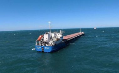 Turqia ndalon anijen ruse, pretendohet se gruri i është vjedhur Ukrainës