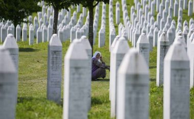 Albeu: 27-vjetori i Masakrës së Srebrenicës e gjen “kasapin e Bosnjës” të dënuar përjetësisht