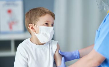 Rriten rastet, mjekja: Vjeshta ka shtuar virozat tek fëmijët