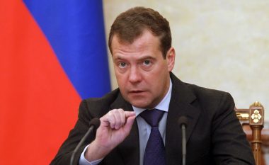 Medvedev thirrje SHBA-ve: Nëse na ndëshkoni me armë bërthamore prisni fundin e njerëzimit