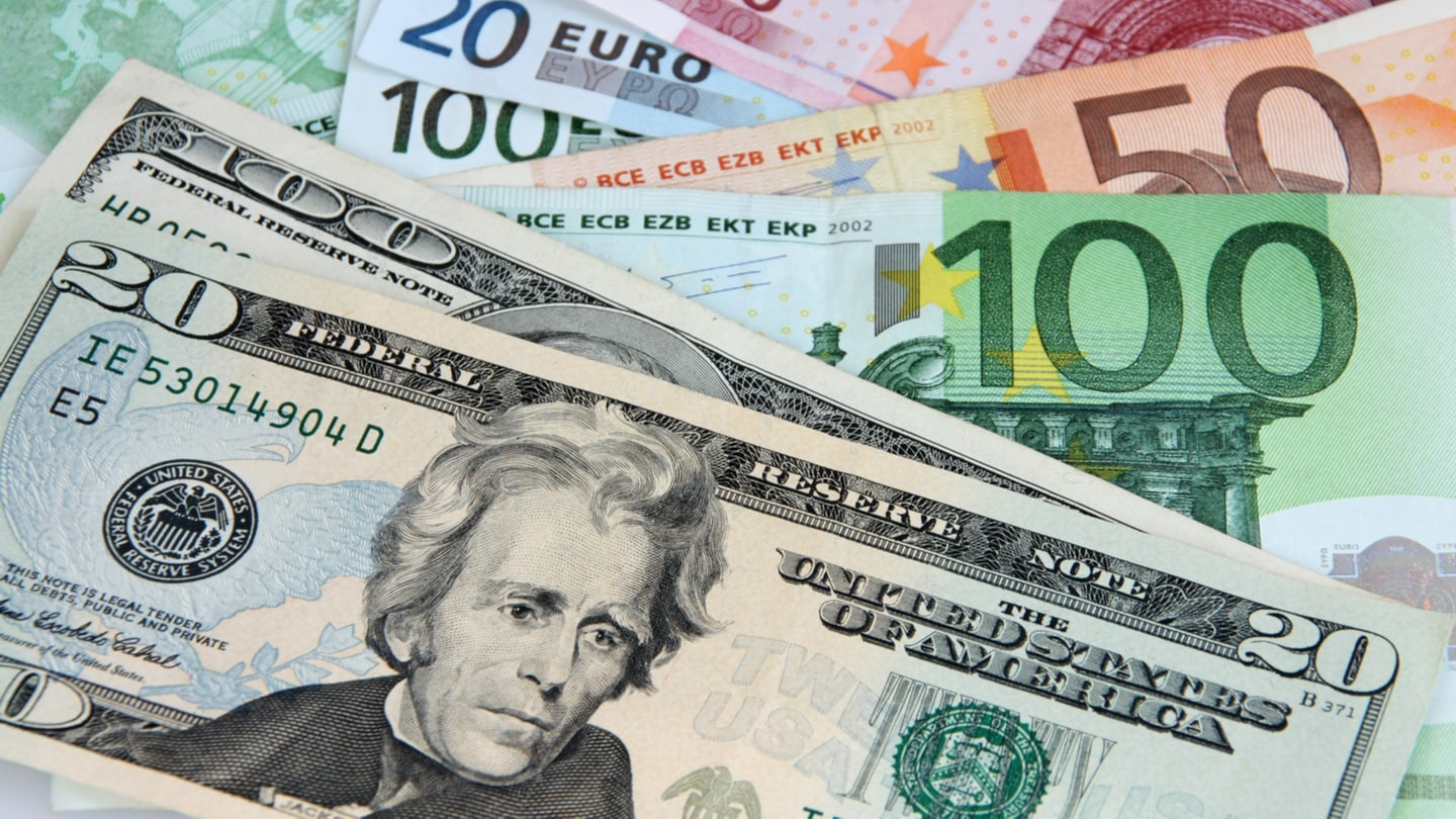 Këmbimi valutor  Me sa po blihen dhe shiten dollari dhe euro
