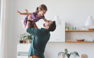 5 shenjat që tregojnë se partneri juaj do të bëhet një baba i përsosur