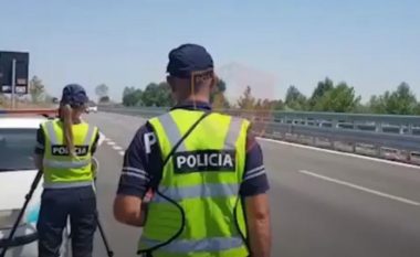 Mbi 1100 masa, policia “fundos” shoferët e pabindur në rrugët e Elbasanit