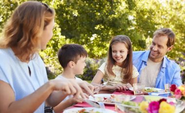 10 arsye të forta pse të rinjtë nuk duan një jetë tradicionale familjare