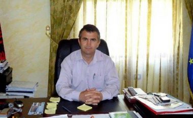 Nipi i deputetit të PS rreh kryebashkiakun e Divjakës, i kërkoi të paguante taksat