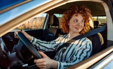 Me shifra dhe fakte, studimi: Gratë janë shofere më të mira sesa burrat