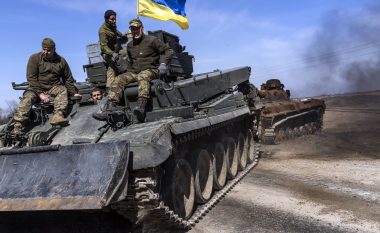 Paralajmëron Moska: Do të ketë pasoja nëse Ukraina përdor armë të  prodhuara nga SHBA kundër territorit rus