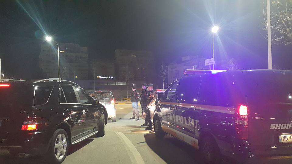 EMRI/ U gjet i shtrirë në rrugë, kush është i plagosuri në Kuçovë