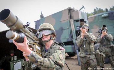 Përgatitje ndaj një kërcënimi Rus? Polonia shton armatimet (FOTO LAJM)