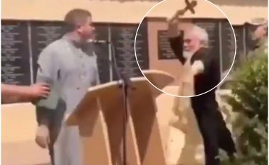 Kleriku ukrainas foli për Putin, momenti kur priftit rus i ngrihen nervat dhe e sulmon me kryq (VIDEO)