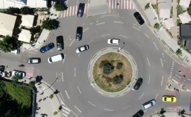 Çfarë bën “spiuni” mbi Tiranë (VIDEO)