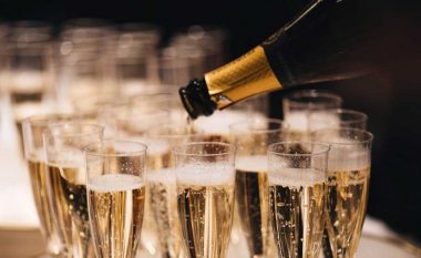 Vodhën shishe shampanje me vlerë 200 mijë euro, arrestohen 2 shqiptarë në Itali