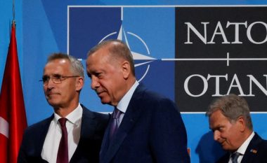 Turqia paralajmëron bllokimin e anëtarësimit të Finlandës dhe Suedisë në NATO