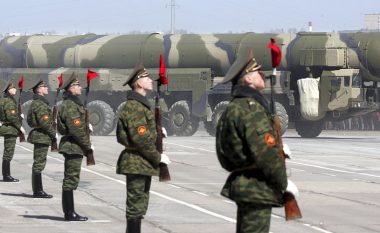 Mbështetën ushtrinë ruse, SHBA fut në listën e zezë pesë kompani kineze