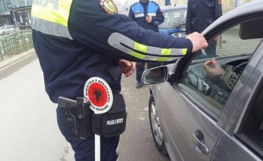 Policia Rrugore me “dorë të hekurt” pas aksidentit tragjik, arreston 8 shoferë dhe pezullon 109 patenta