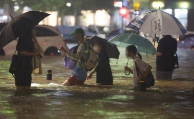 8 të vdekur dhe 14 të lënduar në Koresë e Jugut, nga shirat më të rrëmbyeshëm në 80 vjet