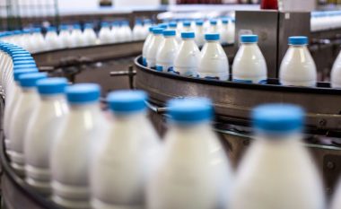 Nga 1 gushti çmimet e qumështit dhe kosit rriten sërish me 11%, krizë për djathë në treg