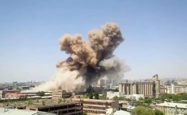 Shpërthim i fuqishëm në një qendër tregtare në Armeni, dyshohet për disa të vdekur (VIDEO)